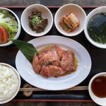 YAKINIKU A FIVE 徳 - 