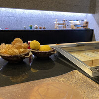 鮨 難波 - 鬼灯に目がいっちゃう（白馬の鬼灯だそうです）