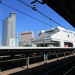 はせ川 - 江戸東京博物館をホームから望む。