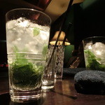 バー・ジュニパー - ●モヒートって美しいカクテルだね。そう気づいたよ。