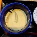 にれぎ裕鮨 - 玉子焼きの材料の流用でしょうか？何故か寿司屋で必須アイテムの茶碗蒸し！