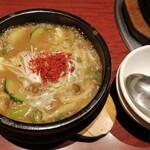 焼肉・韓国料理マダン - ランチ　味噌チゲ　このグツグツが迫力あるー