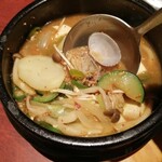 Yakiniku Kankoku Ryouri Madan - あさり・豆腐・きのこ・じゃがいも・ズッキーニ・玉葱・葱・青唐辛子