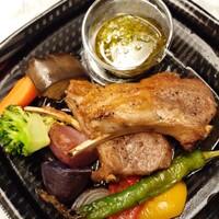 オステリア ガウダンテ 大阪駅前第4ビル店 - 子羊肉のローストサルサヴェルデ