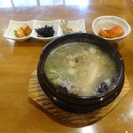 黄牛 - ランチ 参鶏湯　\1,200