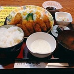 松の家 - カキフライ定食　おかず大盛