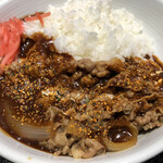 Yoshinoya - しかも辛くない七味掛け放題
      紅生姜のせ放題だぜ
      ごっついのお