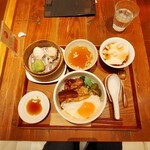 Sao Dou Hua - 豚角煮丼セット