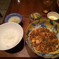 中華旬彩 森本 - 麻婆豆腐、サラダ、御飯、玉子スープ、杏仁豆腐