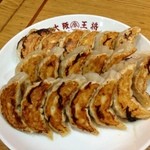 大阪王将 - 新！元祖焼餃子：1人前230円