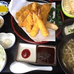 嘉海食堂 - ミックスフライ定食