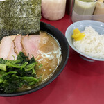 ラーメン 杉田家 - 