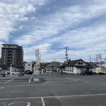Uesuto - お店と雲