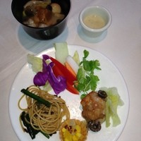 サンシャイン クルーズ・クルーズ - バーニャカウダとか特性中華丼とか。