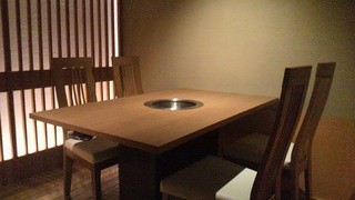 Giwon Yakiniku Shige - 2階テーブル席
