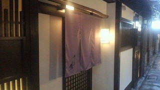 Giwon Yakiniku Shige - 玄関です