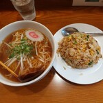 Ramen Hachi Bankan - サービスセット