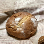 DONQ - マカダミアと黒糖のふんわり栗 ¥281