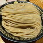 中華蕎麦うゑず - 美しい麺の流れ