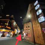 三宅輝 - 瀬里奈本店さんを右手に見ながら、直進。