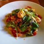 カナダカン - 小エビとアボカドのトマトクリーム