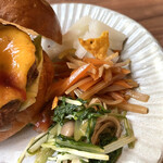 KAKUMEI Burger & cafe - お惣菜3種類つき