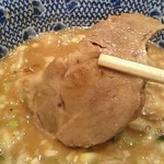 六厘舎 TOKYO - つけ麺のチャーシューめっちゃ旨い(*^^)v