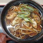 麺処 しかめん - ★牡蠣そば (焼き)1,380円、大盛 160円(税込)。
            