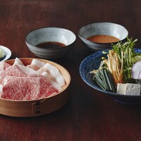  山形牛リブロース（80g）と米澤豚ロース（80g）のしゃぶしゃぶ