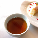 Kittei - デザートに合わせ、お茶も来ますが、