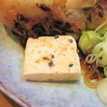 酒蔵 力 - 豆腐も焼豚足のタレで