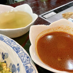 Ryu Cafe&Curry - 胡椒がビシッと効いた野菜スープも付き舌準備にスープ飲んでカリースタート！