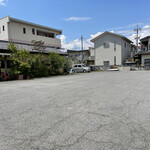 Gensan - 開店前にパチリ。広い駐車場があります。