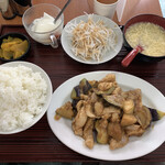 上海厨房　玲玲 - 鶏モモ肉とナスの味噌炒め定食