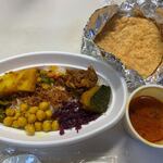 Ryu Cafe&Curry - スリランカ日替わり弁当パパダム付き７００円。