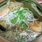 ラーメン是山 - 背脂醤油ラーメン(680円)