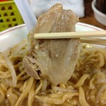 ラーメン二郎 - 豚もいい！