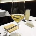 レーヌ デ プレ - 白グラスワイン
