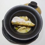 レーヌ デ プレ - シェフの、遊びゴコロ②：徳島産甘鯛の鱗焼き、松茸、松茸のポタージュ