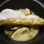 レーヌ デ プレ - シェフの、遊びゴコロ②：徳島産甘鯛の鱗焼き、松茸、松茸のポタージュ