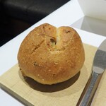 レーヌ デ プレ - 胡桃のパン