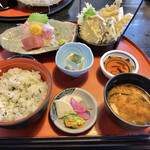 味の館 海鮮亭 - Aランチ(¥979)