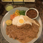 FISH - 白身魚のカレーライス＋ちょこっとルーだけ（激辛チキンカレー）＋ちょこっとパクチー＋青唐ディップ