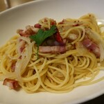ジョリーパスタ - 料理写真:ベーコンとオニオンのペペロンチーノ(693円)