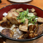 かくれ助屋 - ミニチャーシュー丼