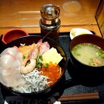 Tairyoushokudou Hiro Umi - HERO海鮮丼