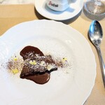 La Brianza - ボネピエモンテーゼバラ香る自家製チョコレートソース。美しい飾り付けありがとうございます☆ 私の定番ですねディカフェコーヒーと楽しみました