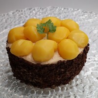 シェフ一押し　お祝いモンブランケーキ