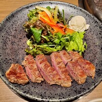 焼肉・しゃぶしゃぶ たちばな ヒルトンプラザイースト店 - 牛ヒレステーキ断面