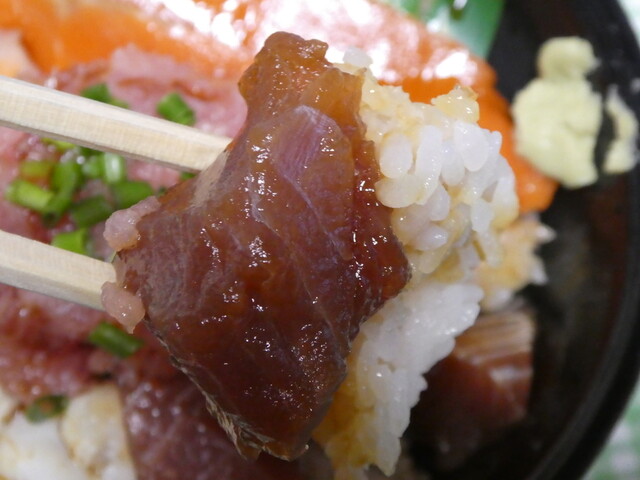 魚丼 仙台長町店 - 富沢（海鮮丼）の写真